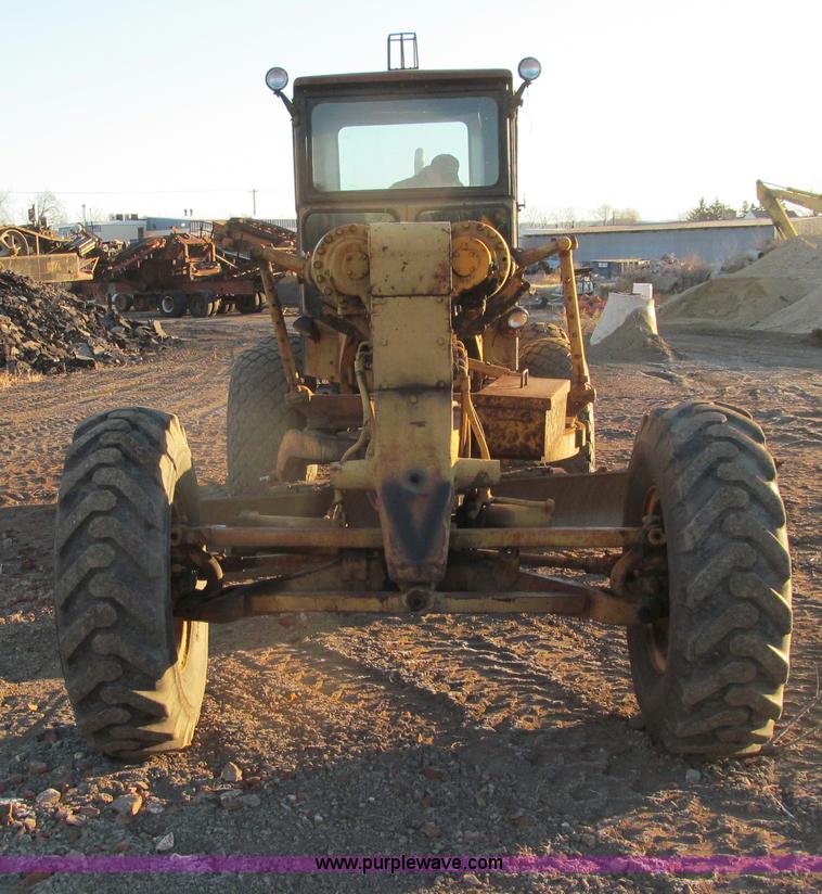 image for item F5681 1970 Caterpillar 12F motor grader