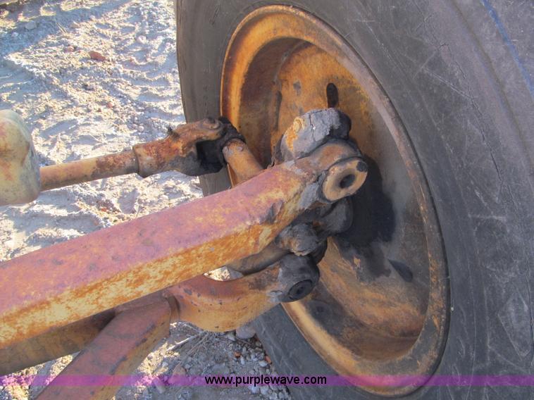 image for item F5681 1970 Caterpillar 12F motor grader