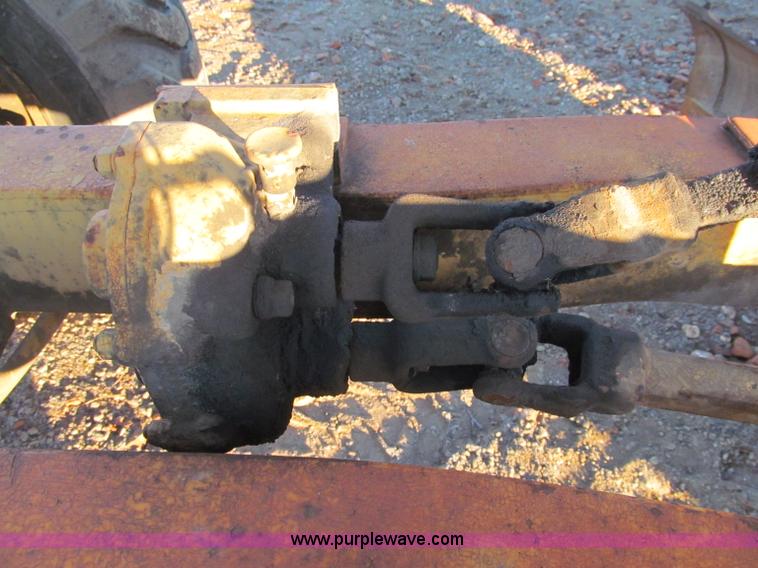 image for item F5681 1970 Caterpillar 12F motor grader