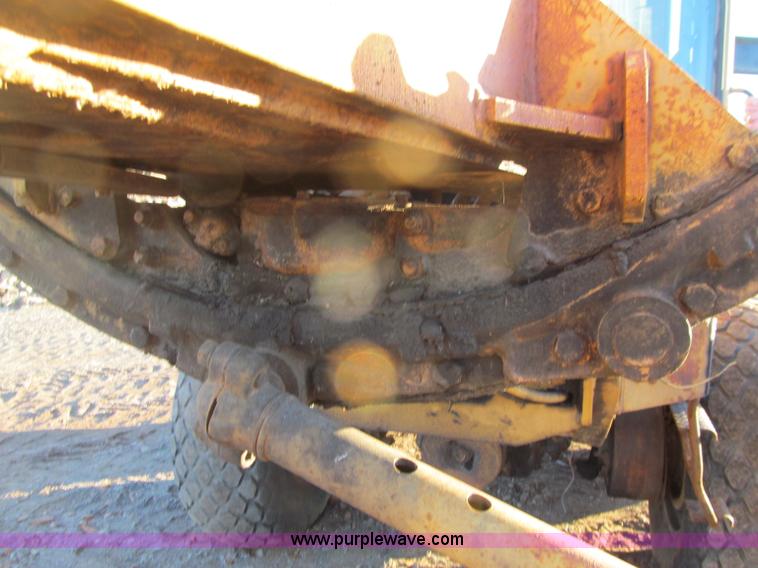image for item F5681 1970 Caterpillar 12F motor grader