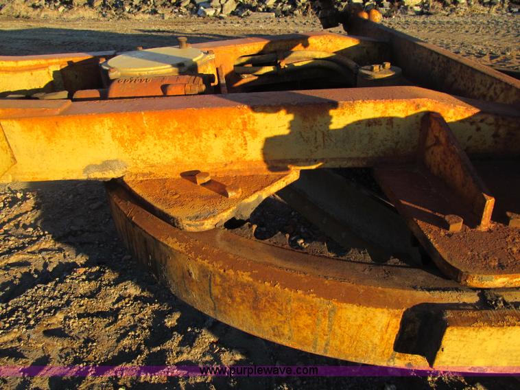 image for item F5681 1970 Caterpillar 12F motor grader