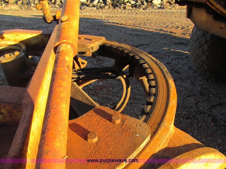 image for item F5681 1970 Caterpillar 12F motor grader