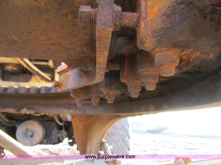 image for item F5681 1970 Caterpillar 12F motor grader