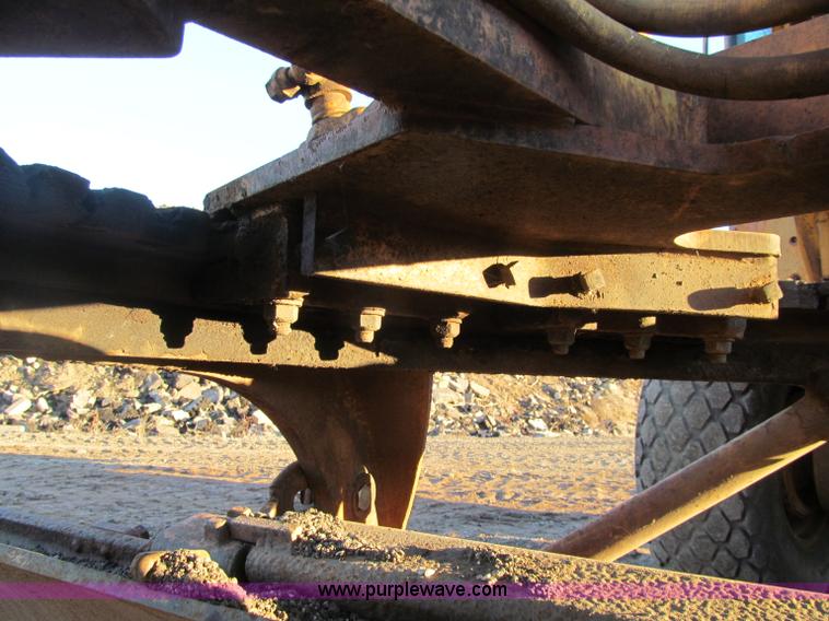 image for item F5681 1970 Caterpillar 12F motor grader