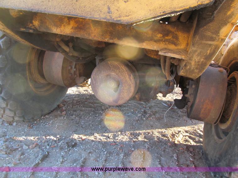 image for item F5681 1970 Caterpillar 12F motor grader