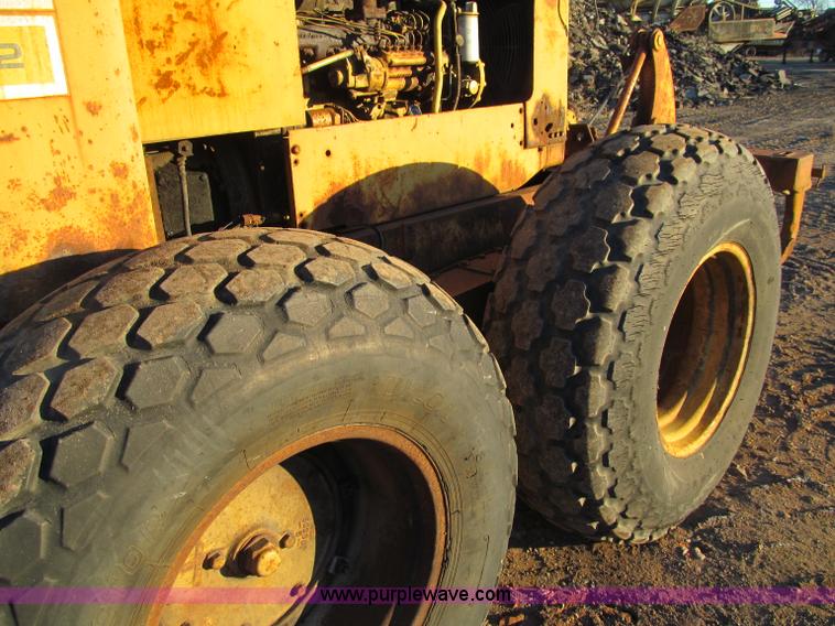 image for item F5681 1970 Caterpillar 12F motor grader