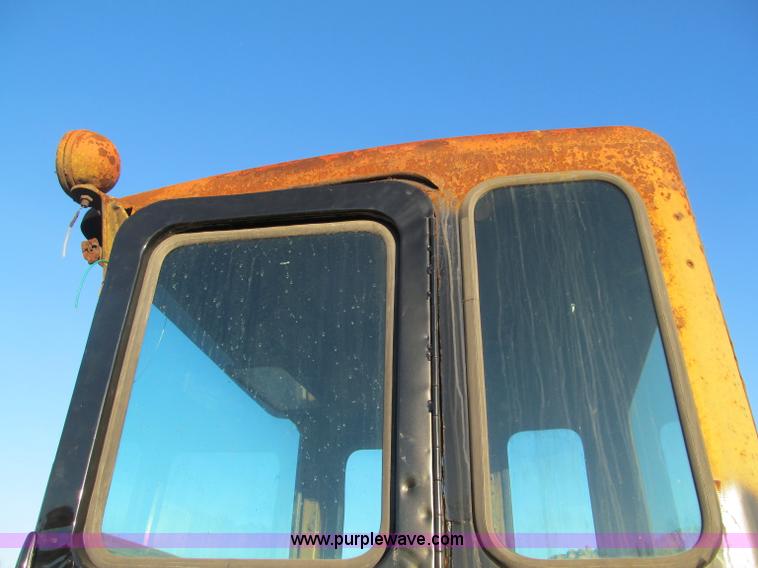 image for item F5681 1970 Caterpillar 12F motor grader