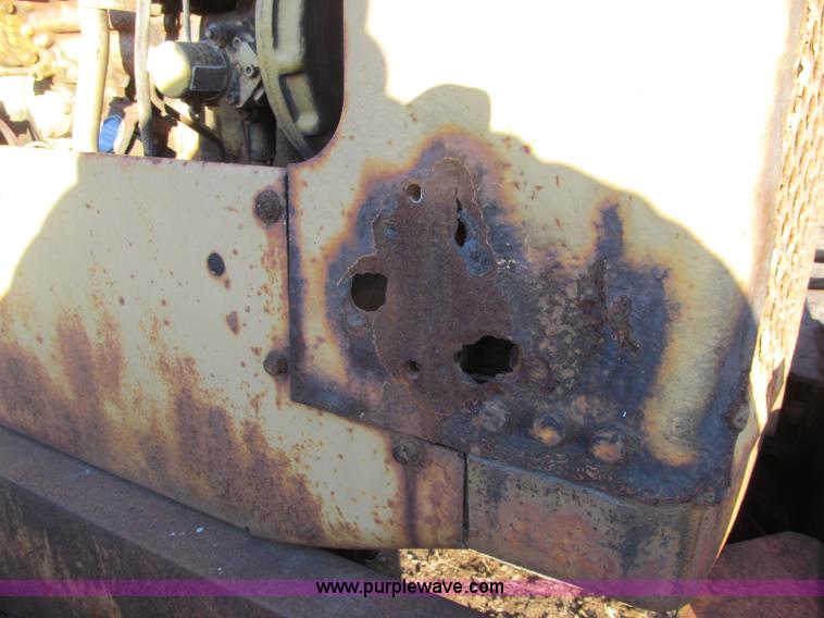 image for item F5681 1970 Caterpillar 12F motor grader