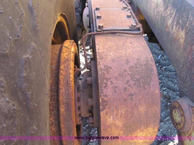 image for item F5681 1970 Caterpillar 12F motor grader