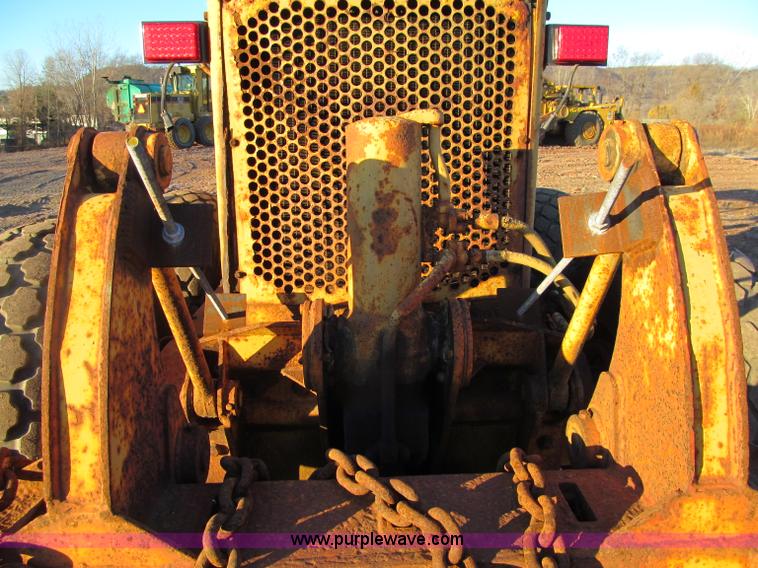 image for item F5681 1970 Caterpillar 12F motor grader