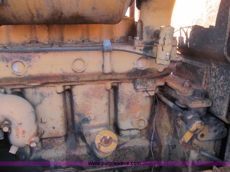 image for item F5681 1970 Caterpillar 12F motor grader