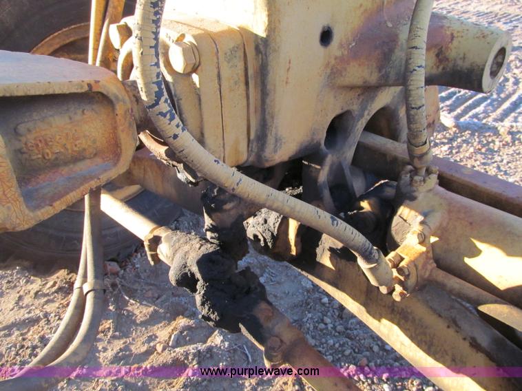 image for item F5681 1970 Caterpillar 12F motor grader