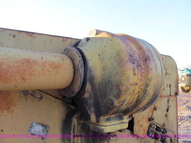 image for item F5681 1970 Caterpillar 12F motor grader