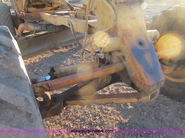 image for item F5681 1970 Caterpillar 12F motor grader