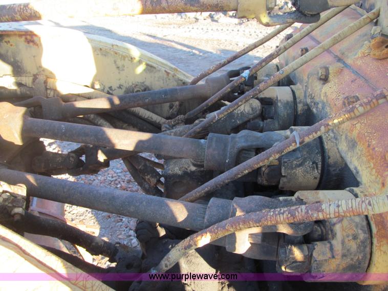 image for item F5681 1970 Caterpillar 12F motor grader