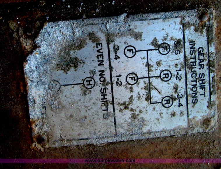 image for item F5681 1970 Caterpillar 12F motor grader