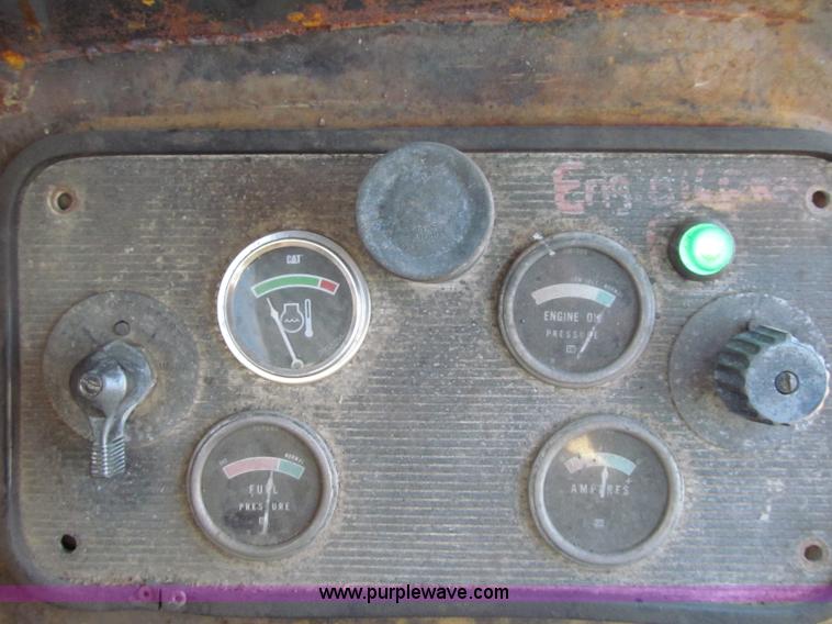 image for item F5681 1970 Caterpillar 12F motor grader