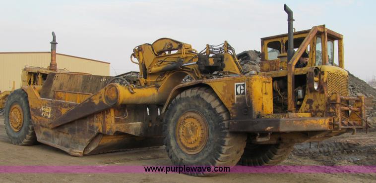 image for item F5682 1969 Caterpillar 627 twin engine motor scraper