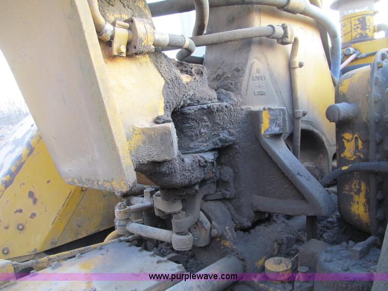 image for item F5682 1969 Caterpillar 627 twin engine motor scraper