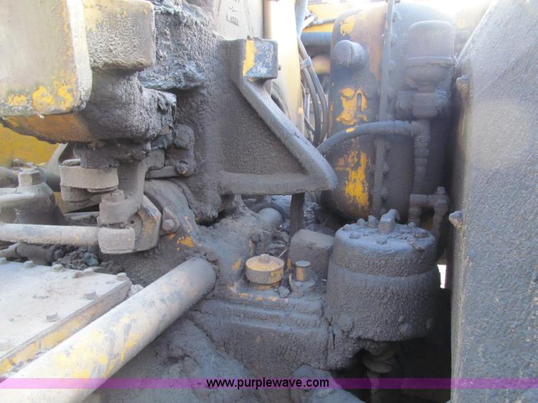 image for item F5682 1969 Caterpillar 627 twin engine motor scraper