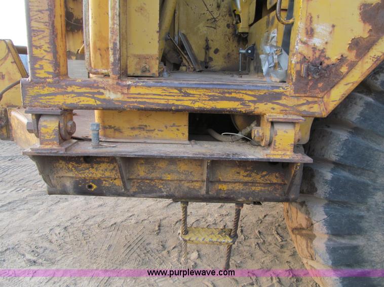 image for item F5682 1969 Caterpillar 627 twin engine motor scraper