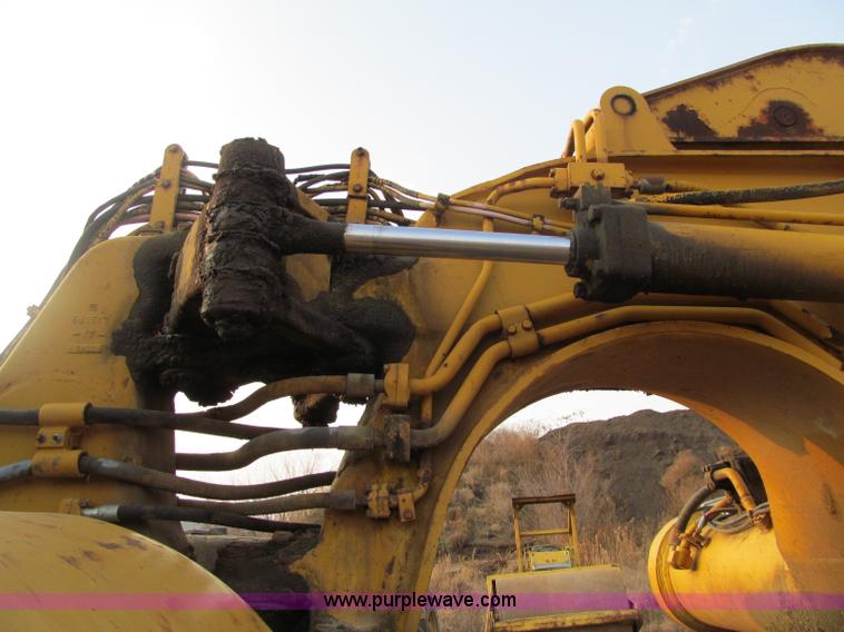 image for item F5682 1969 Caterpillar 627 twin engine motor scraper