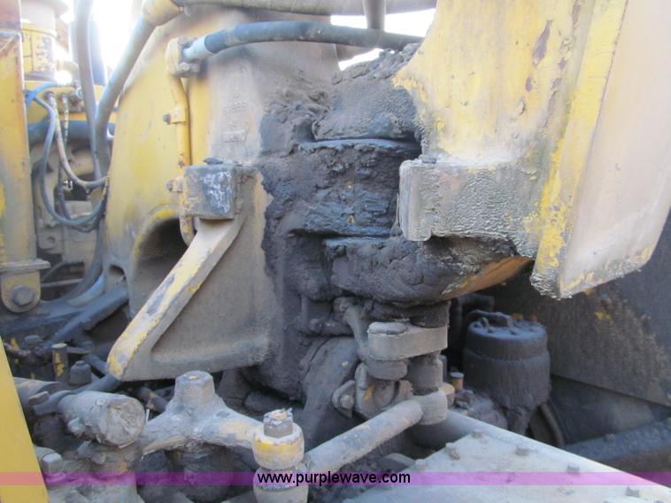 image for item F5682 1969 Caterpillar 627 twin engine motor scraper