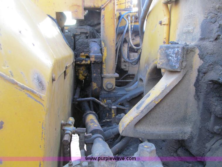 image for item F5682 1969 Caterpillar 627 twin engine motor scraper