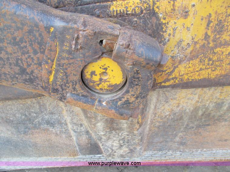 image for item F5682 1969 Caterpillar 627 twin engine motor scraper