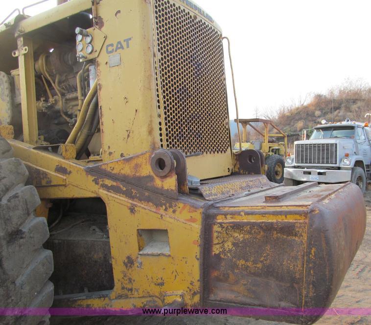 image for item F5682 1969 Caterpillar 627 twin engine motor scraper