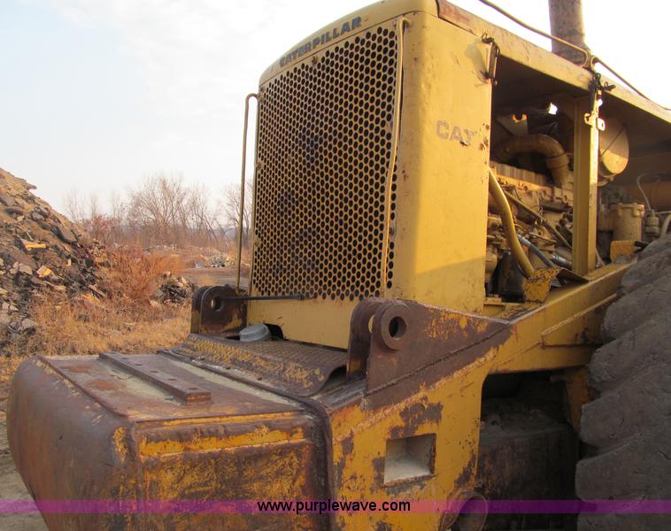 image for item F5682 1969 Caterpillar 627 twin engine motor scraper