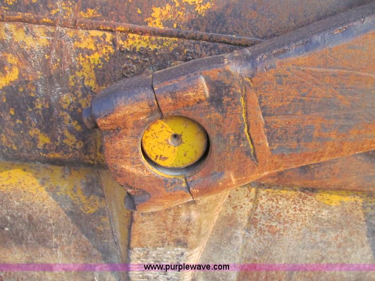 image for item F5682 1969 Caterpillar 627 twin engine motor scraper