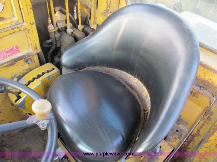 image for item F5682 1969 Caterpillar 627 twin engine motor scraper