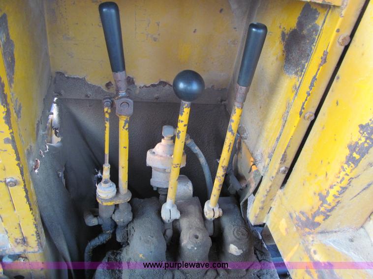 image for item F5682 1969 Caterpillar 627 twin engine motor scraper