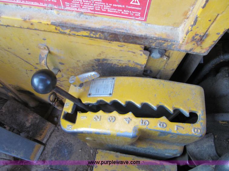 image for item F5682 1969 Caterpillar 627 twin engine motor scraper