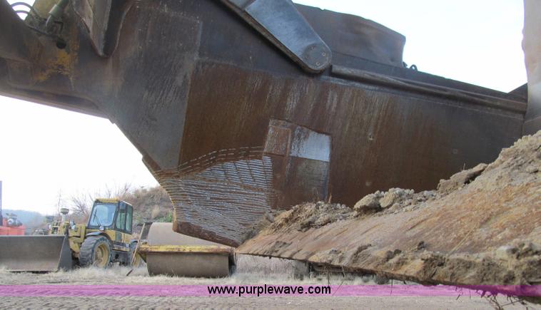 image for item F5682 1969 Caterpillar 627 twin engine motor scraper