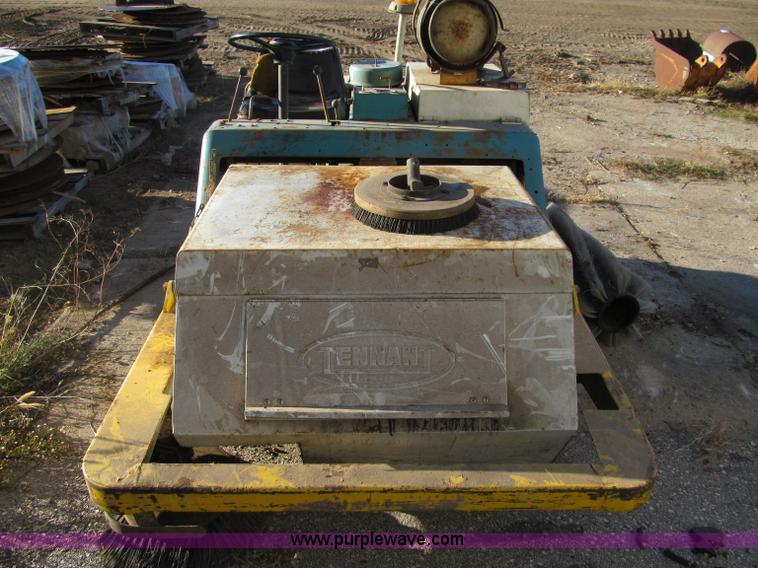 image for item F5683 Tennant 265 sweeper