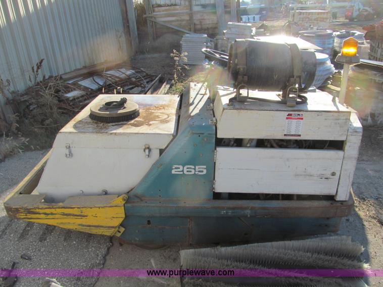image for item F5683 Tennant 265 sweeper
