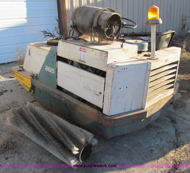 image for item F5683 Tennant 265 sweeper