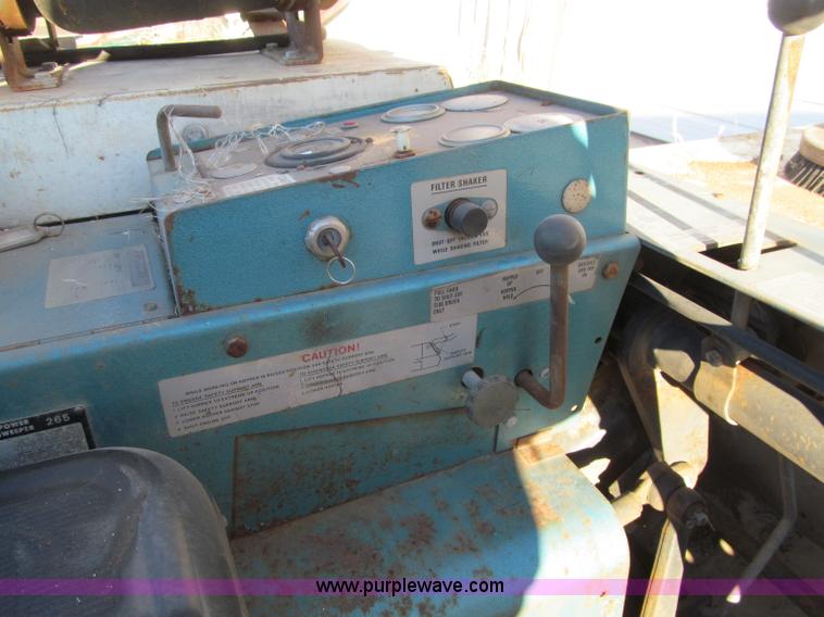 image for item F5683 Tennant 265 sweeper