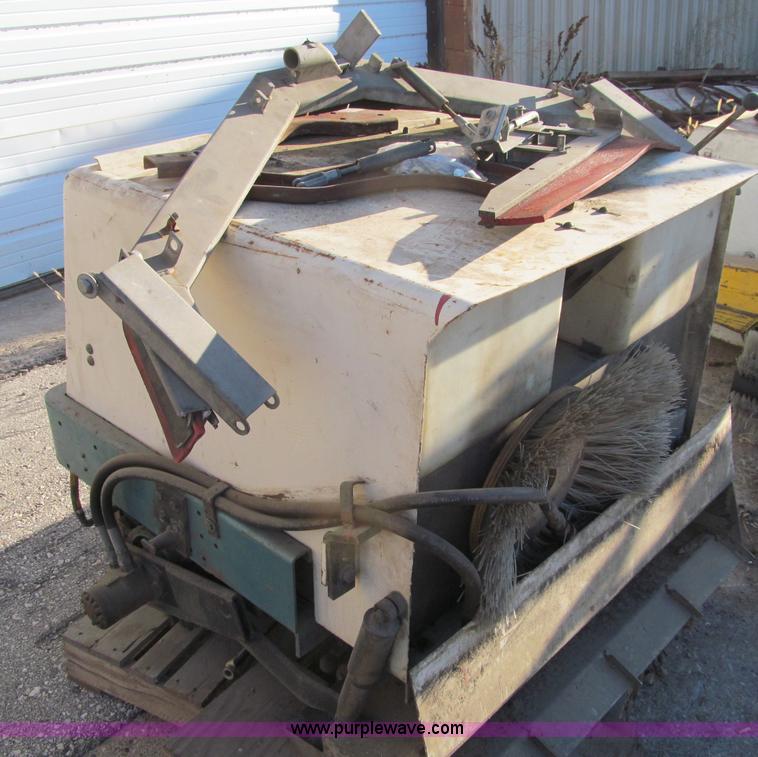 image for item F5683 Tennant 265 sweeper