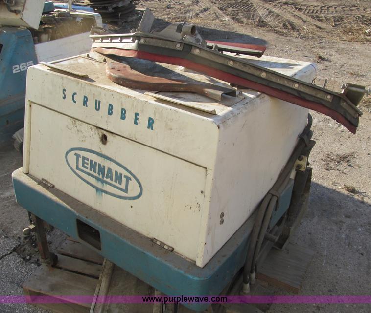image for item F5683 Tennant 265 sweeper