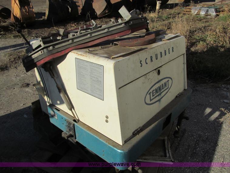 image for item F5683 Tennant 265 sweeper