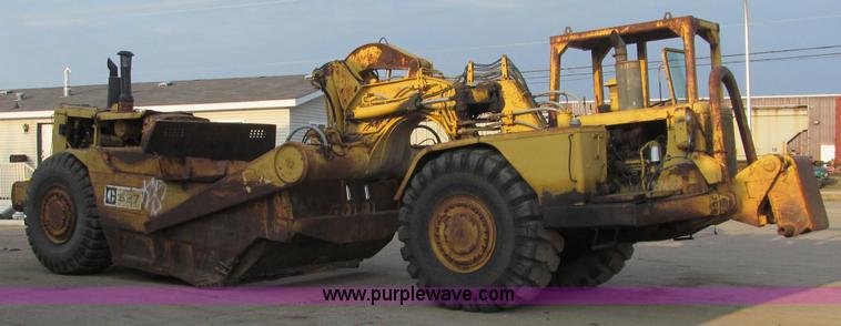 image for item F5709 1969 Caterpillar 627 twin engine motor scraper