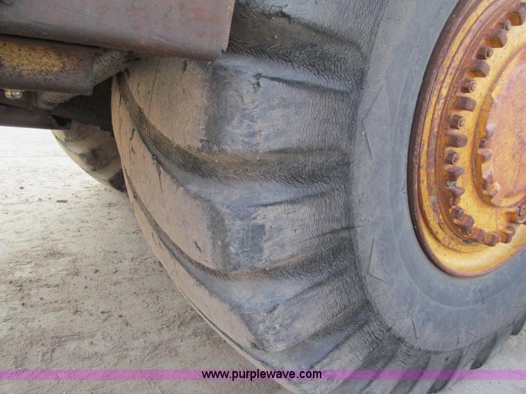 image for item F5709 1969 Caterpillar 627 twin engine motor scraper