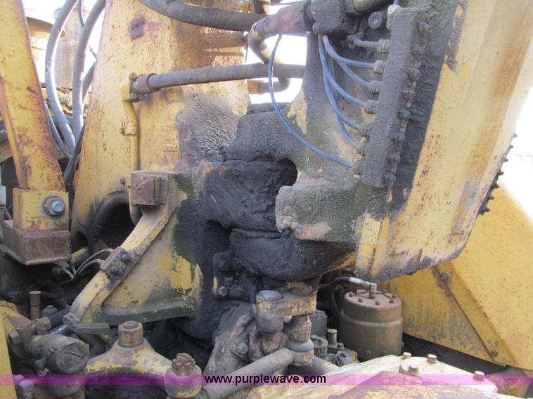 image for item F5709 1969 Caterpillar 627 twin engine motor scraper