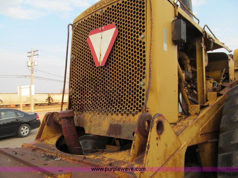 image for item F5709 1969 Caterpillar 627 twin engine motor scraper