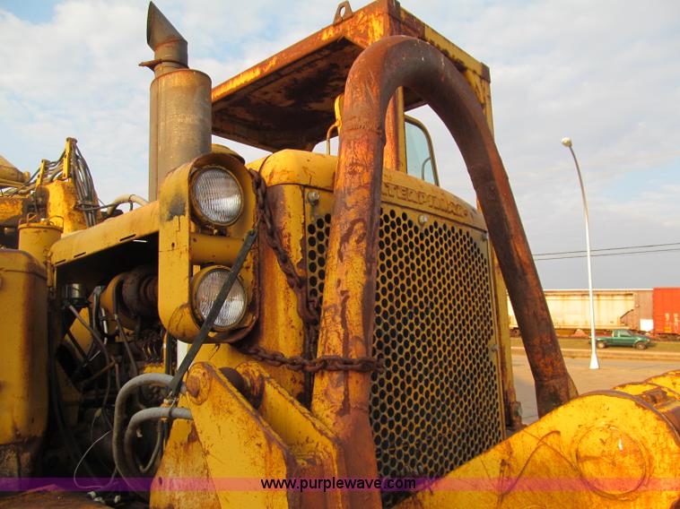 image for item F5709 1969 Caterpillar 627 twin engine motor scraper