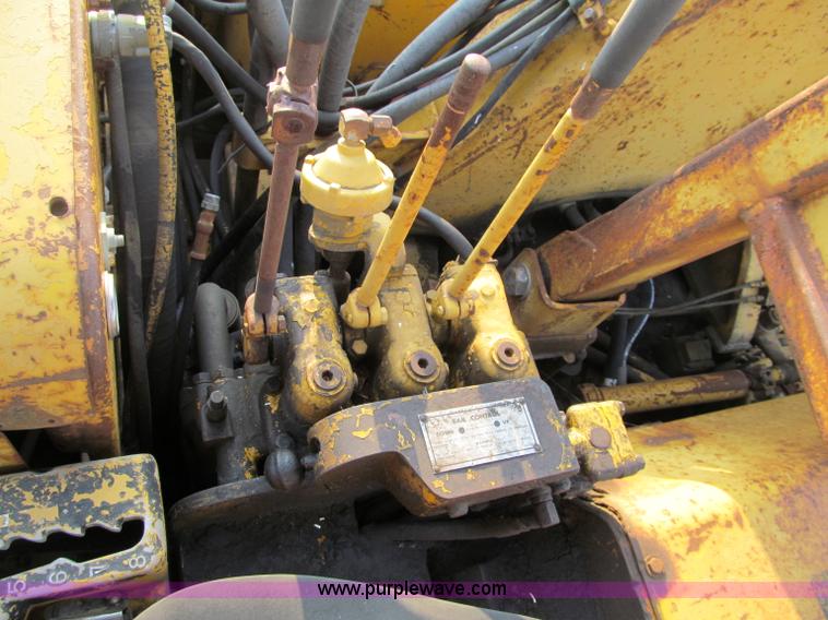 image for item F5709 1969 Caterpillar 627 twin engine motor scraper