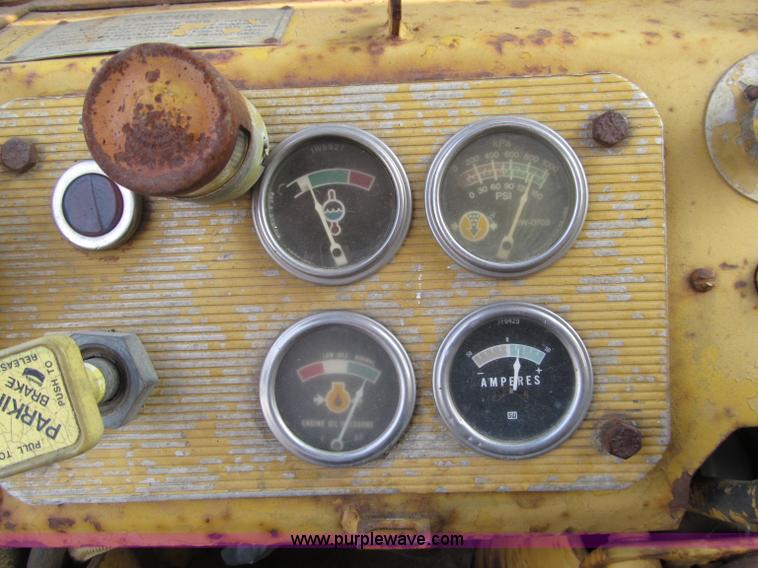 image for item F5709 1969 Caterpillar 627 twin engine motor scraper